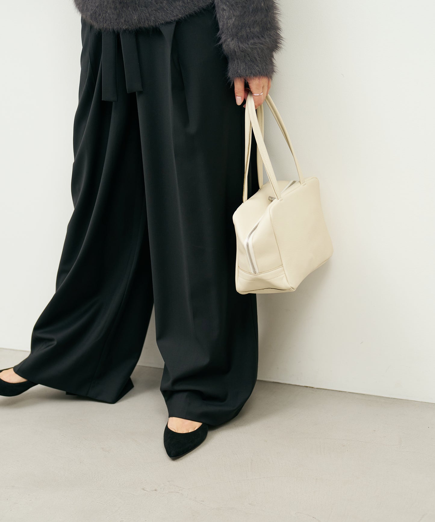 #52b/ スクエアダッフル XS (ivory) / 牛革・バレンシア