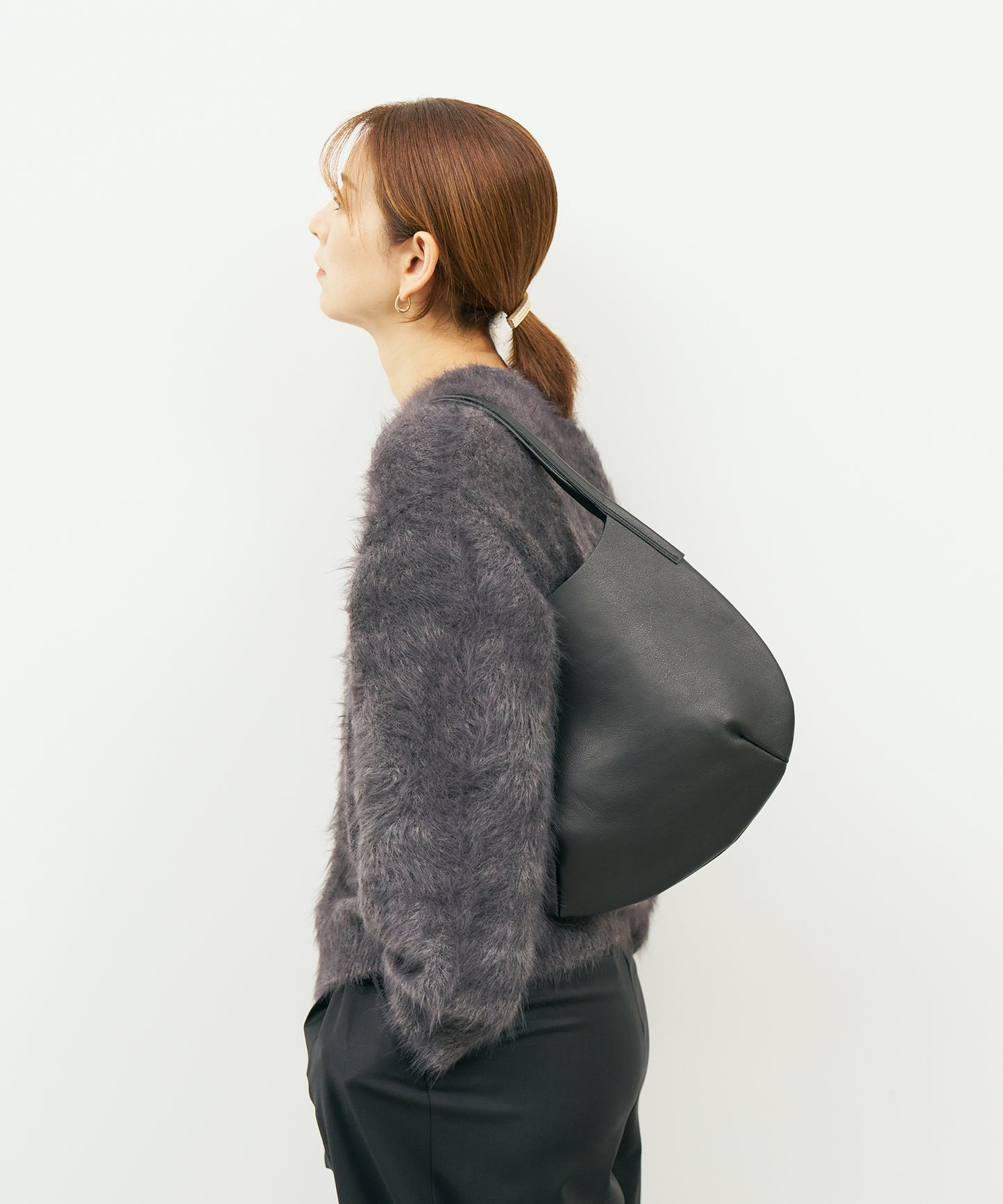 #52b/ サークルトート (black) / 牛革・バレンシア