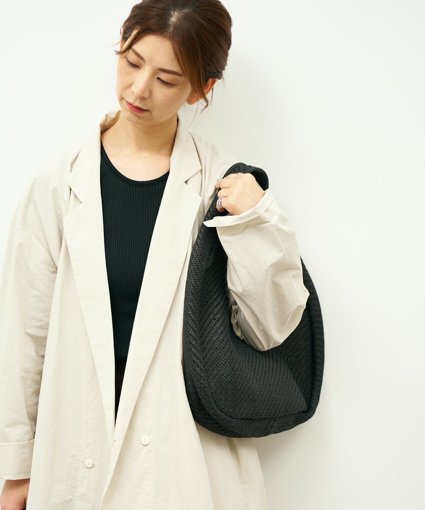 #60/ サークルバスケットM（black）/ 羊革・シープメッシュ