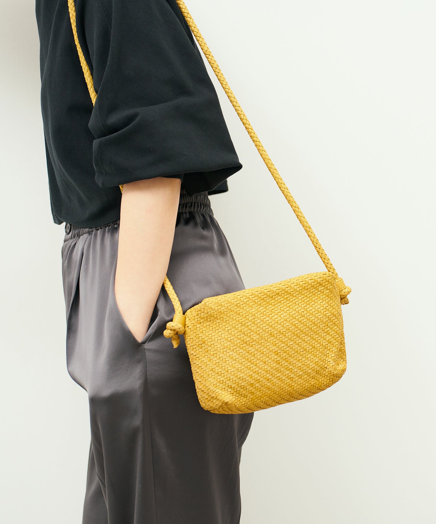#60/ バレルショルダーS（mustard）/ 羊革・シープメッシュ