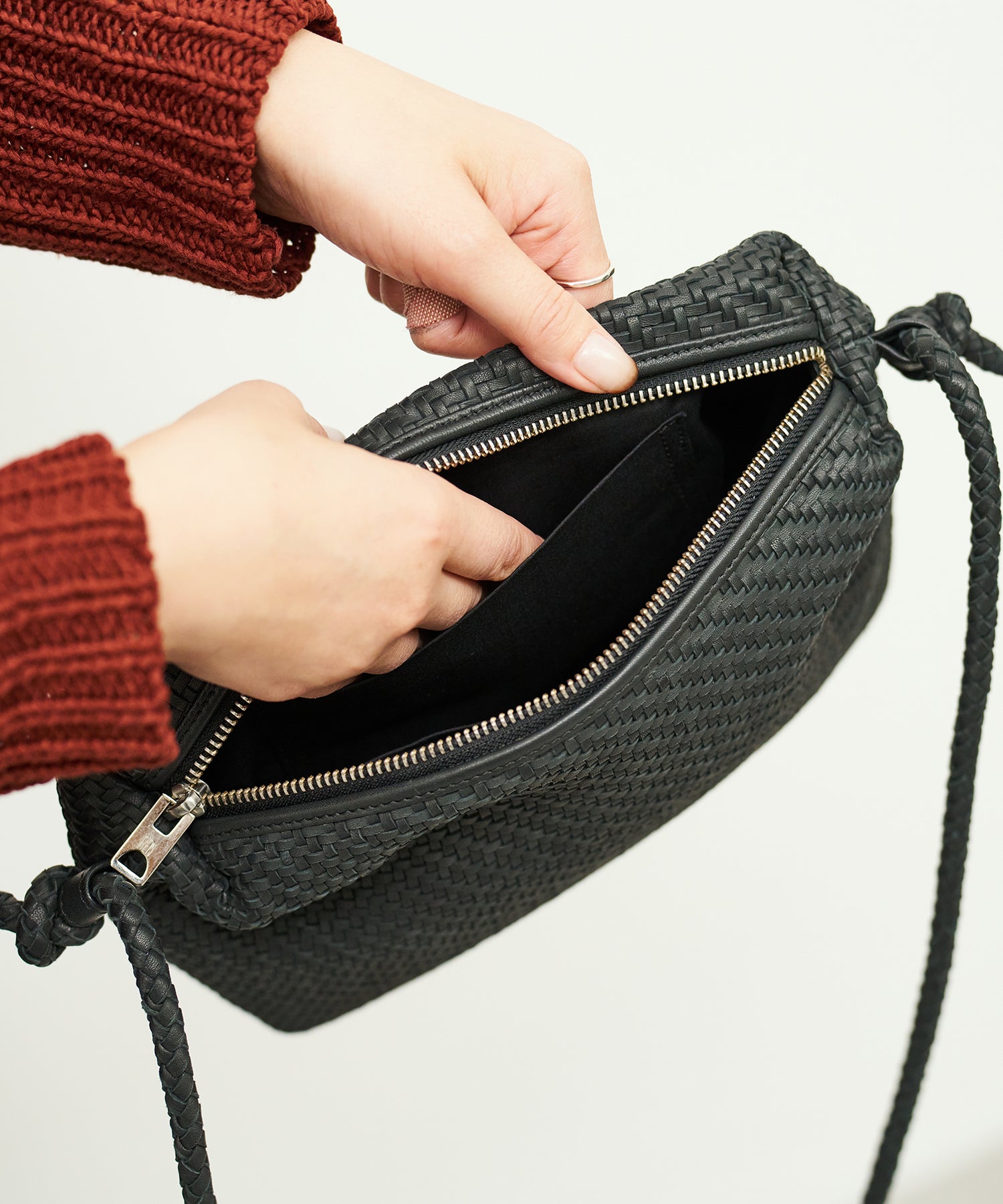 メッシュバッグ》軽くて手触り柔らかなショルダーバッグ。 – REN