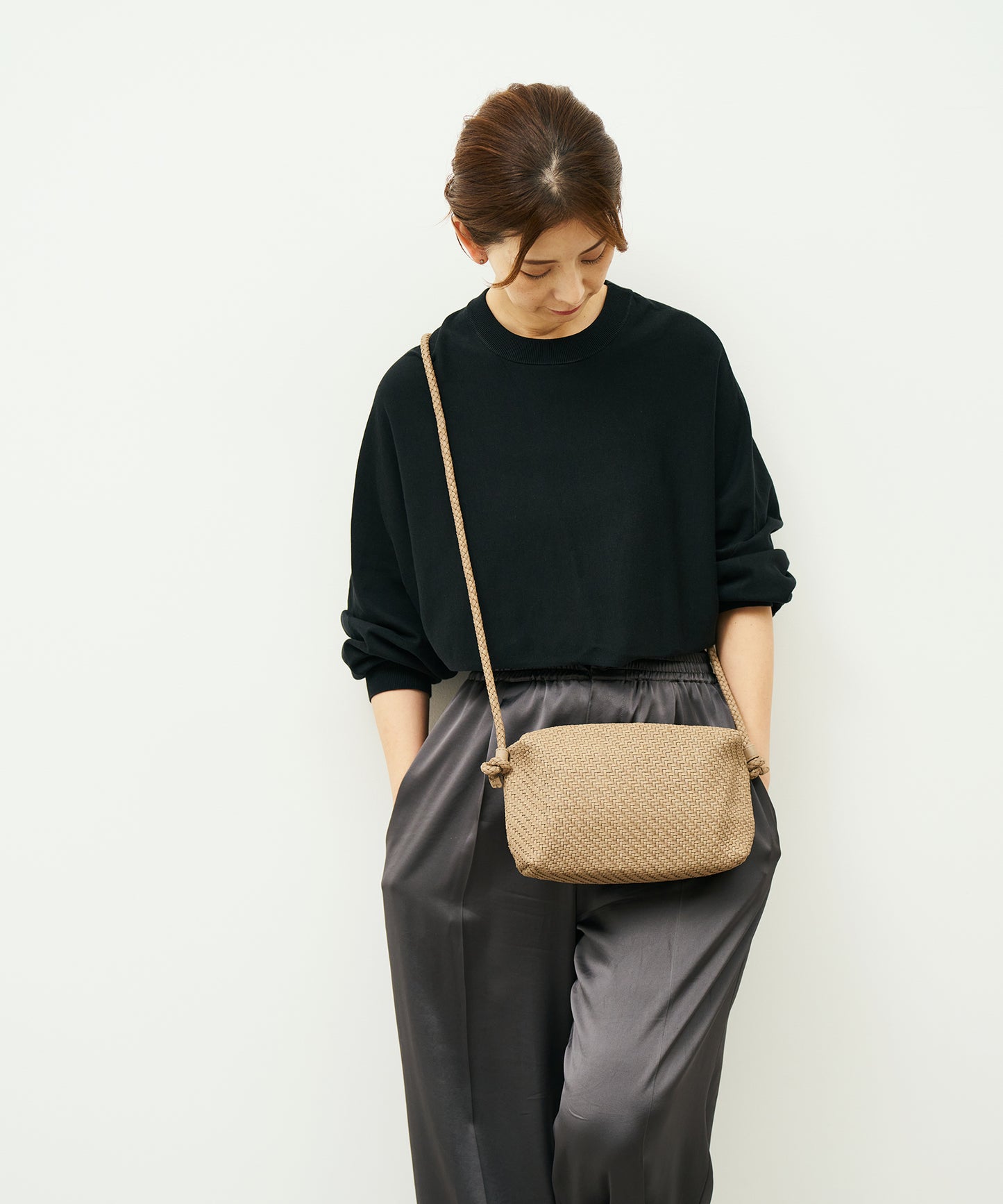 #60/ バレルショルダーM（marron beige）/ 羊革・シープメッシュ