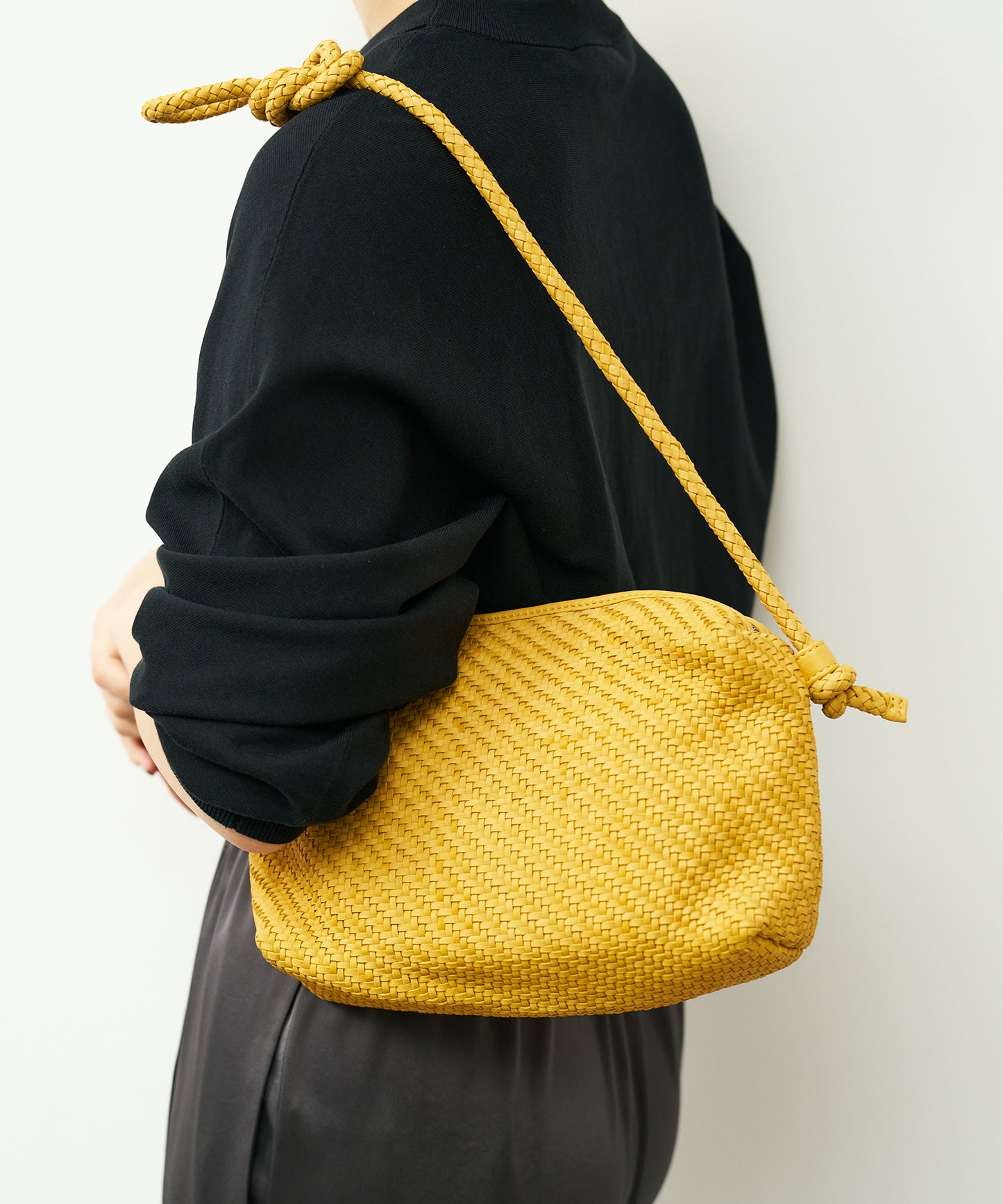 #60/ バレルショルダーM（mustard）/ 羊革・シープメッシュ