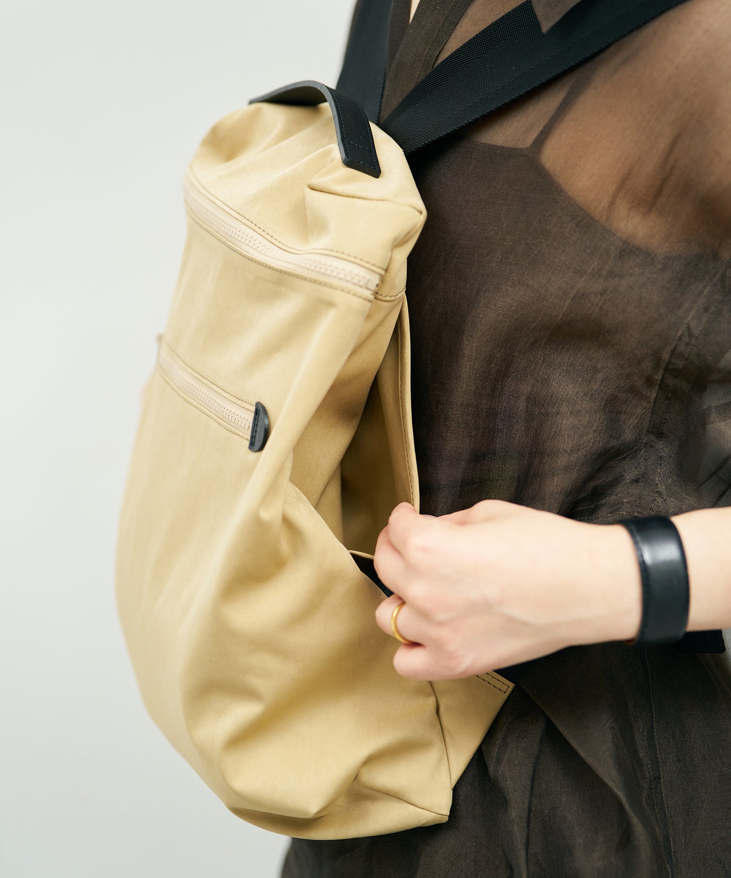 #89《SALE 40%》フラットリュック（beige）/ HD NYLON