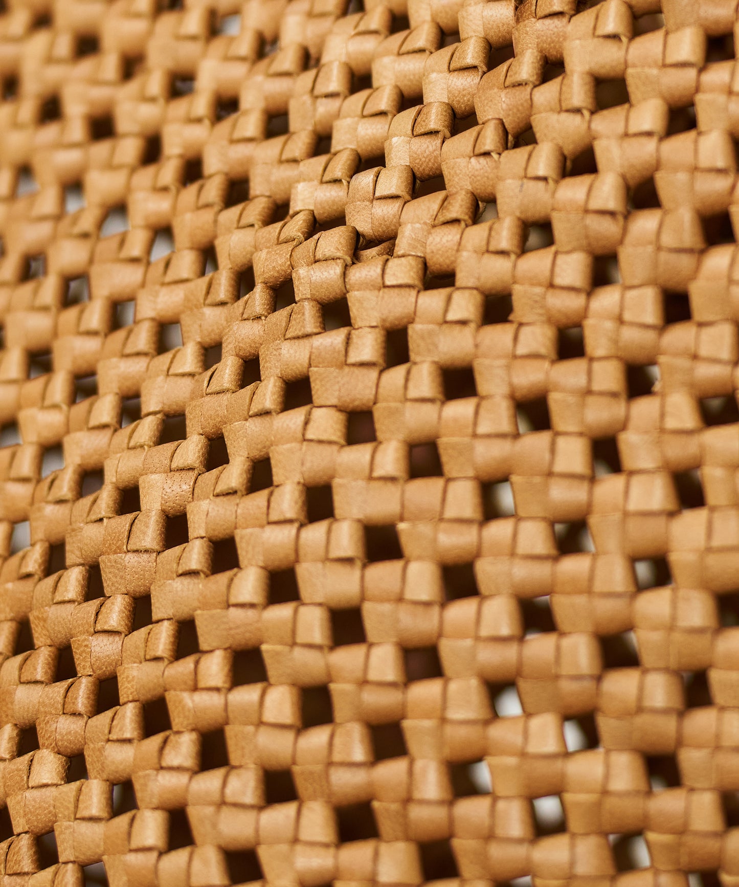 #16ボックスショルダー（camel）/ やぎ革・ゴートメッシュ