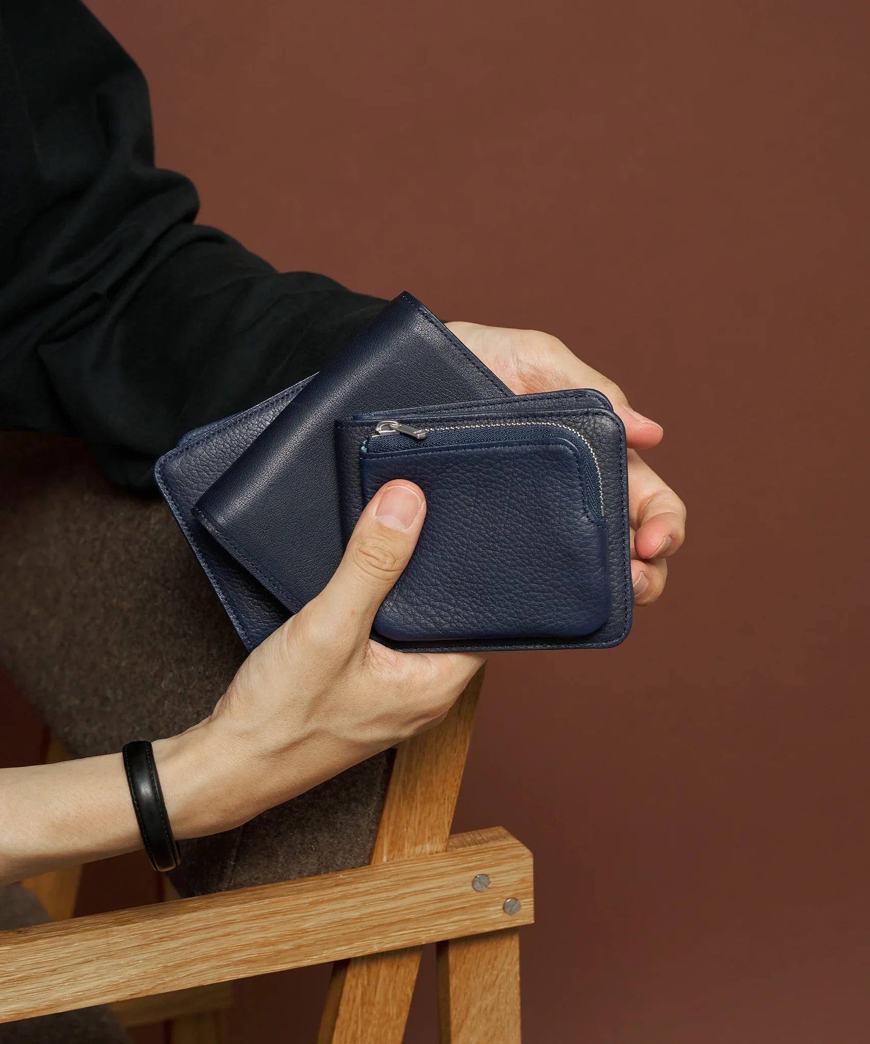 #55b/ 外ポケウォレット（indigo blue）/ 牛革・ベビーバッファロー - REN