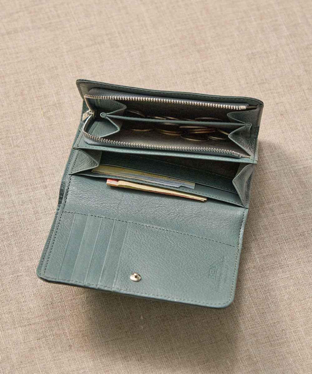二つ折り財布》サブポケットも充実、たっぷり収納できる革財布。 – REN